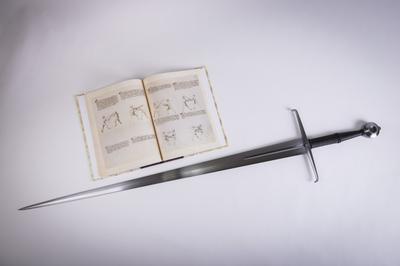 /images/daneluz-longsword-best-sword/3.thumbnail.jpg