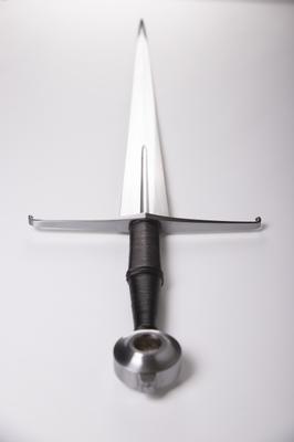 /images/daneluz-longsword-best-sword/6.thumbnail.jpg