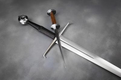 /images/daneluz-longsword-best-sword/8.thumbnail.jpg